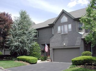 17 Pamrapo Ct E, Glen Rock, NJ 07452