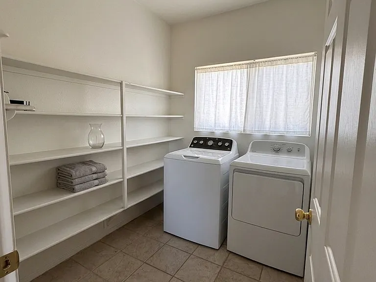 W Canyon Creek Dr — Photo 4