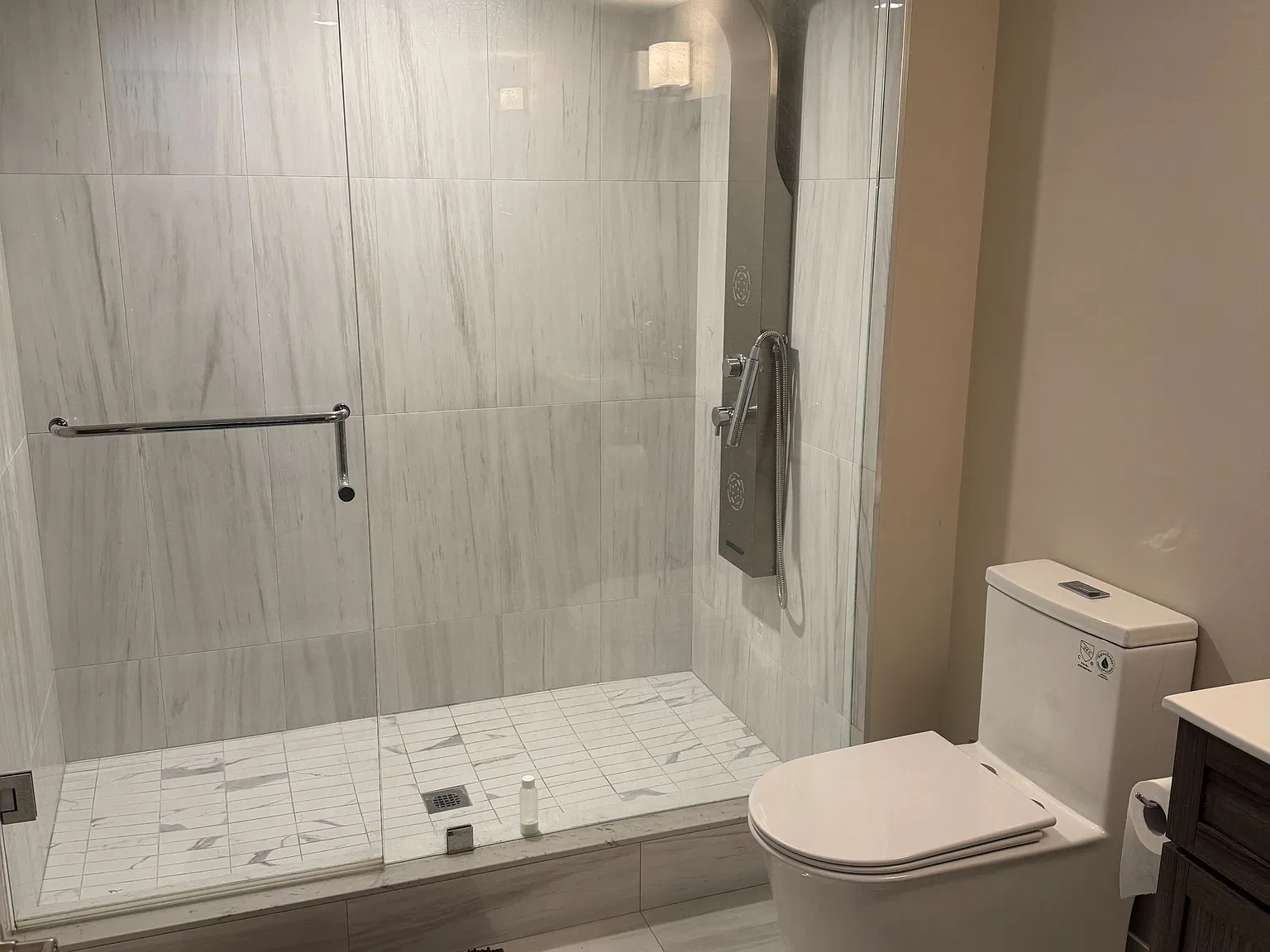 3 bed, $1,600 — Photo 2