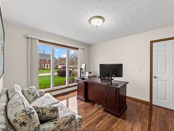 4th image of 16228 Academy Dr
