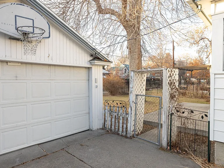 2208 Pine St — Photo 29