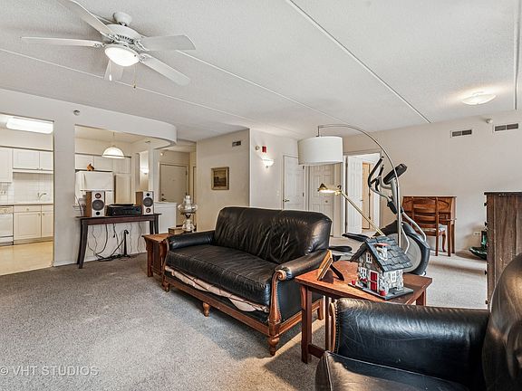5th image of 1327 Brown St Unit 307