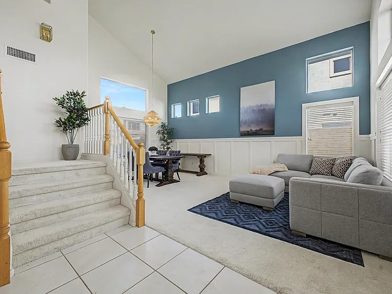 7464 W Potter Dr — Photo 3