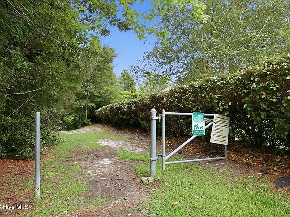 5th image of 413 Lafitte Way