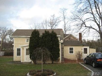 2nd image of 607 Montauk Hwy