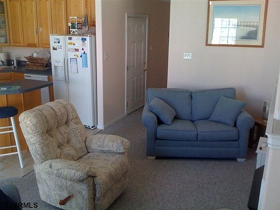 5th image of 816 Plymouth Pl