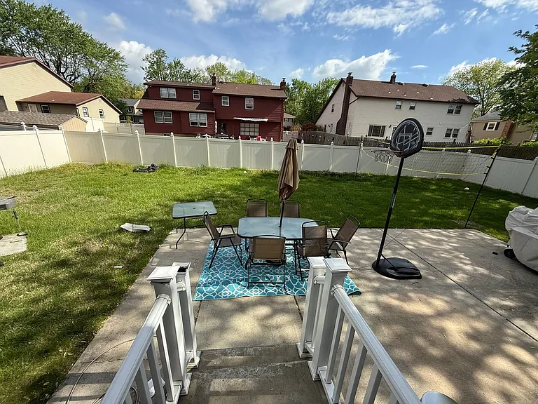 1613 Mayflower Ln — Photo 29