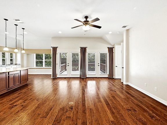 2nd image of 128 Summer Pointe Dr
