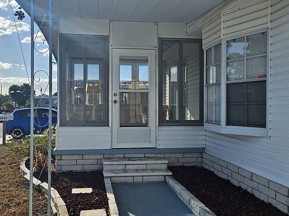 2nd image of 7711 Parkway Blvd