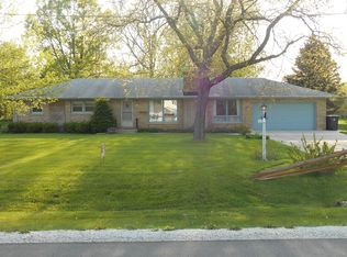 322 Cherry Hill Dr, Racine, WI 53406