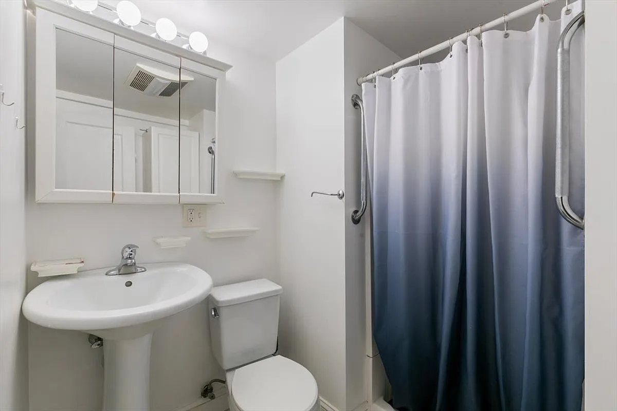 Building Photo - 20 Claflin Rd #1A