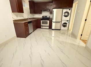 2806 W 12th Ave, Vancouver, BC V6K2P9