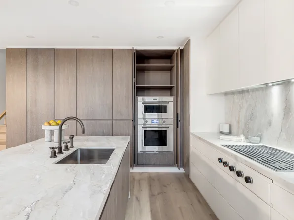 66 Clinton Street image 8 of 20