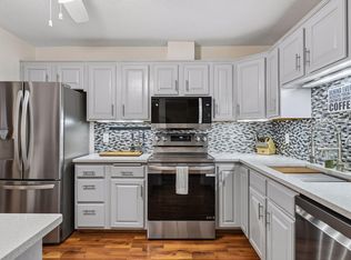 4465 Trenton Ln N APT 301, Plymouth, MN 55442