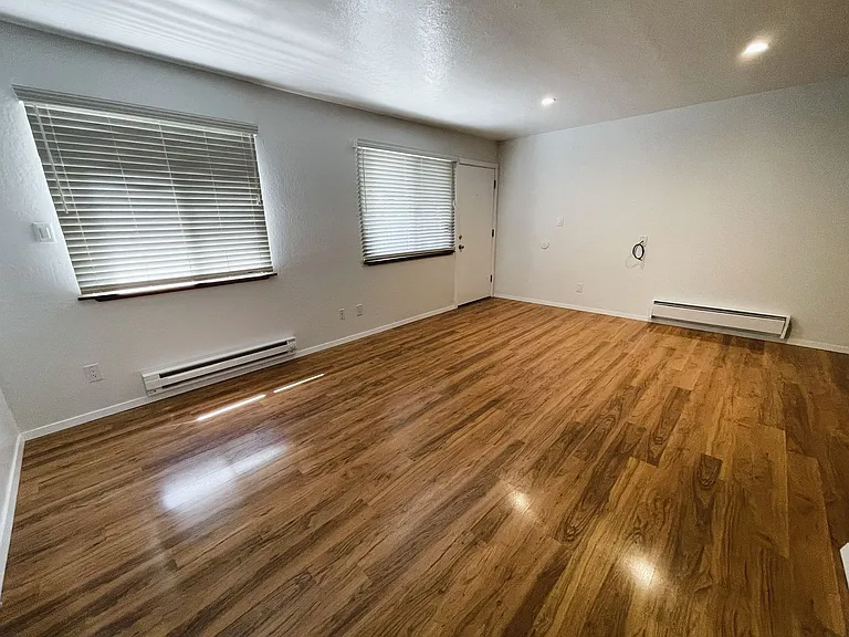 405 Piccadilly Pl #25 — Photo 12