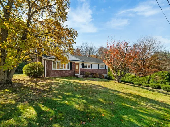 21 Stanley Drive, Seymour, CT 06483