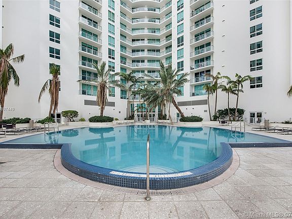 2nd image of 300 S Biscayne Blvd #T-3006