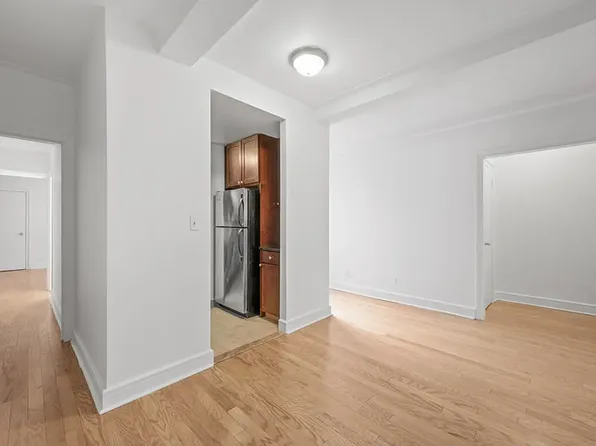 52 Clark Street image 8 of 12