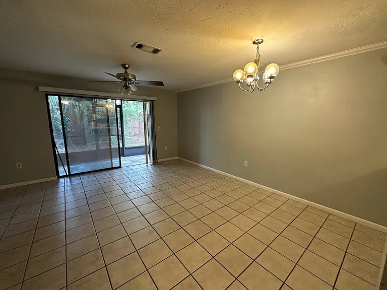 2635 SW 35th Pl #1507 — Photo 4