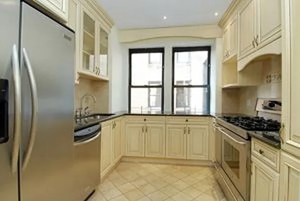 Sold by Douglas Elliman | media 8