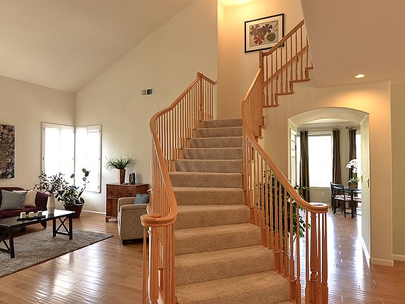 4th image of 250 Jasmine Way