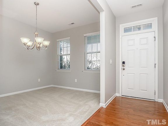 5th image of 107 Holly Blossom Dr