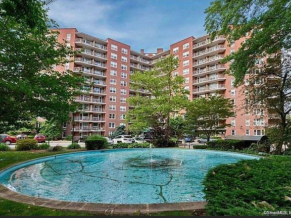 4th image of 71 Strawberry Hill Ave APT 607