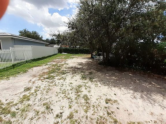 4th image of 1750 NW 81st Ter