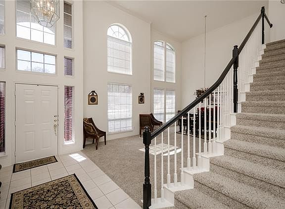 3rd image of 300 Owen Oaks Dr