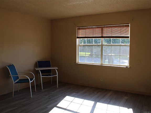 3rd image of 14267 S Hickory Pl E