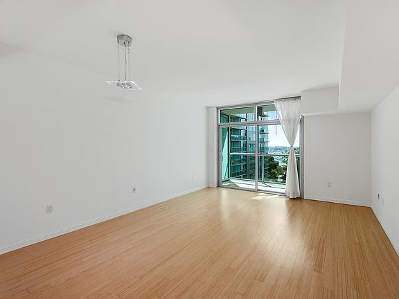 5th image of 13700 Marina Pointe Dr Unit 615