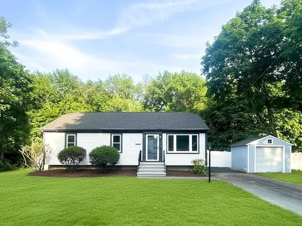 289 Commercial St, Whitman, MA 02382