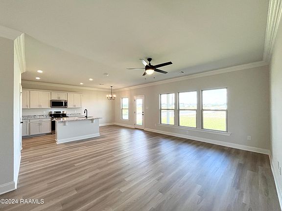 4th image of 301 Afterglow Ln