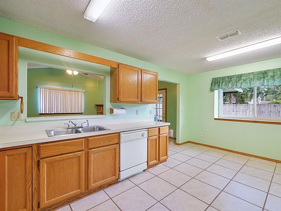 5th image of 1736 Saint Ives Dr