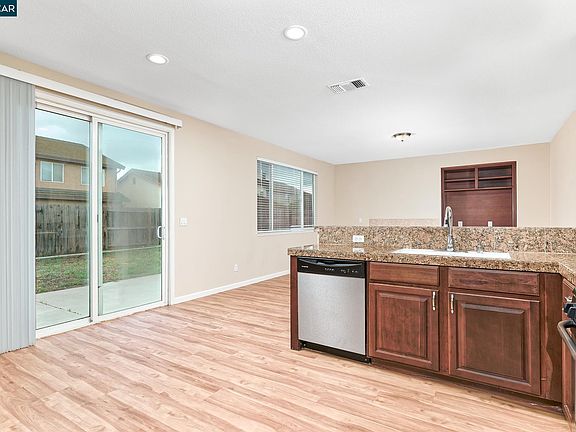 5th image of 116 Travertine Ave