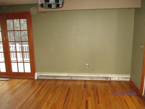 4th image of 920 Cherry Ln