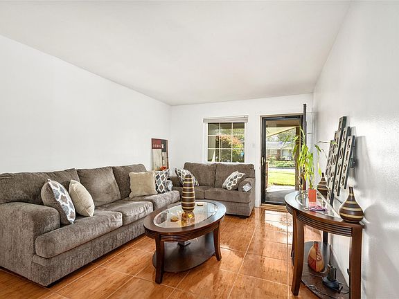 5th image of 3938 Rosebud Dr