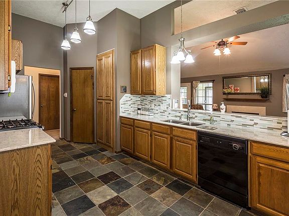 3rd image of 11427 Jockey Club Ct
