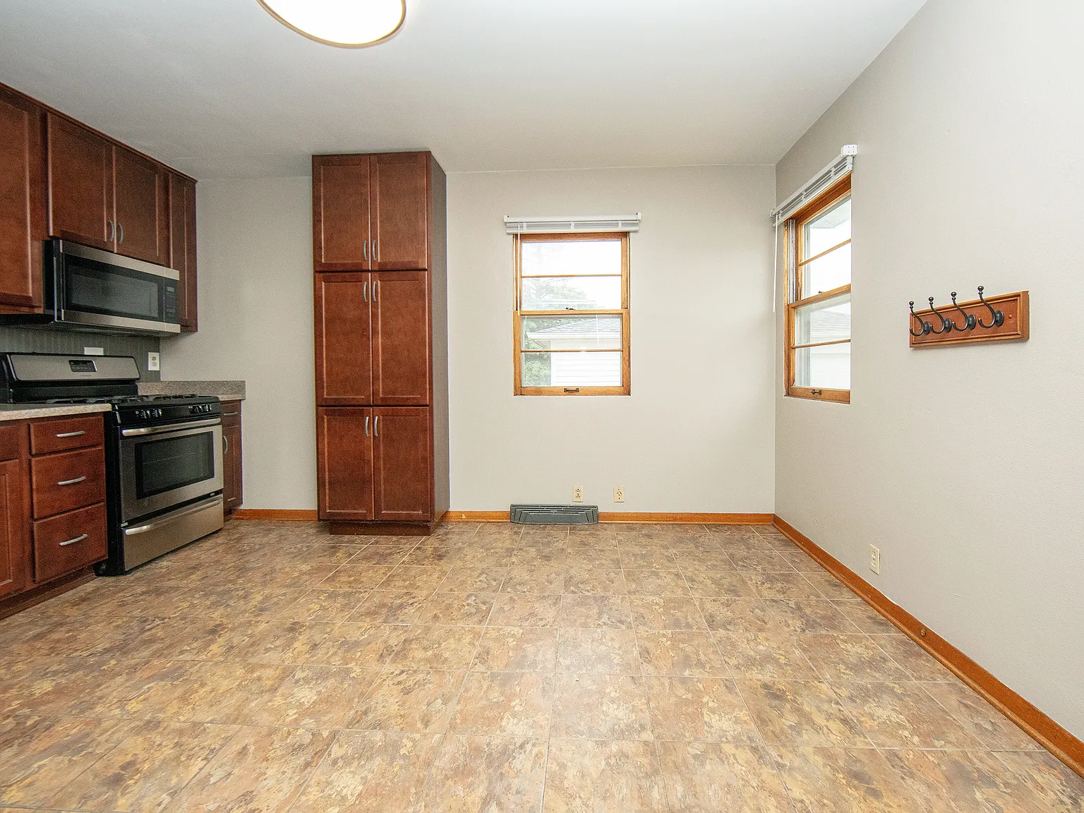 4 bed, 1637 sqft, $1,700 — Photo 4