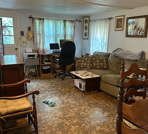 3rd image of 70 Governor Hill Rd