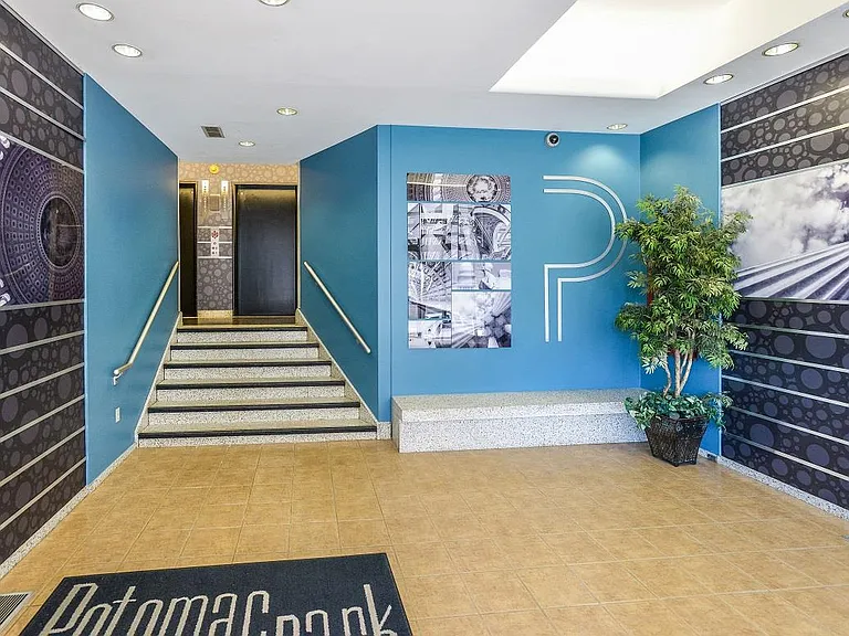 Potomac Park lobby