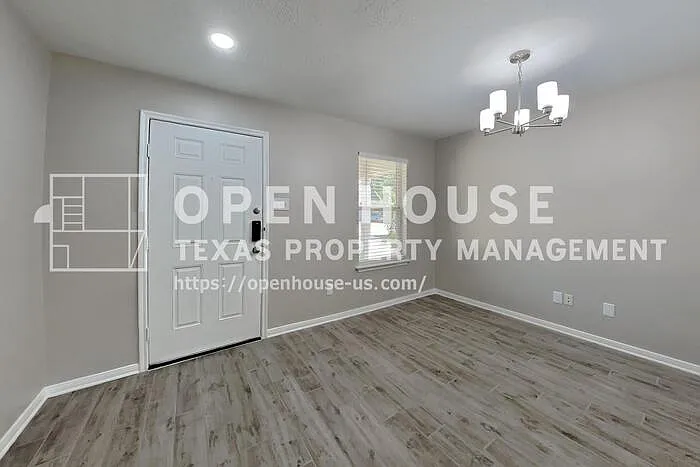 3 bed, 2.5 bath, 2187 sqft, $2,200 — Photo 4