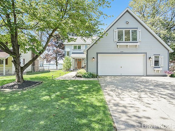 5th image of 2324 Vista Point Dr