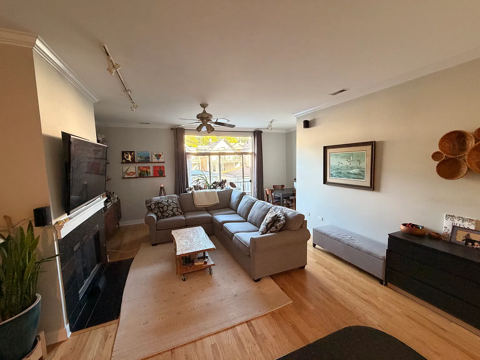 2 bed, 1200 sqft, $3,400 — Photo 2