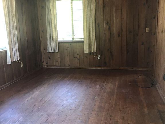 2nd image of 3002 E Mallory St