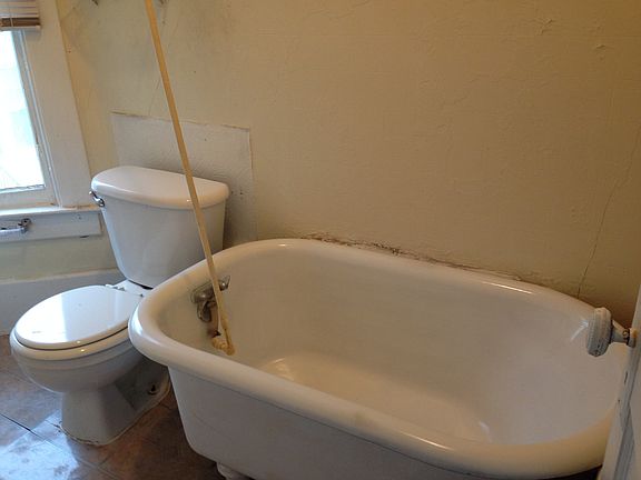 4th image of 131 4th Ave N APT 8