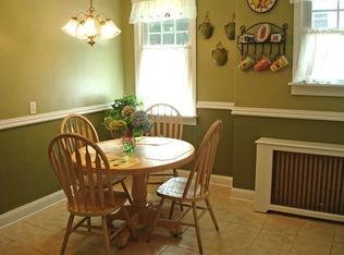 39 Woodland Dr, Suffern, NY 10901