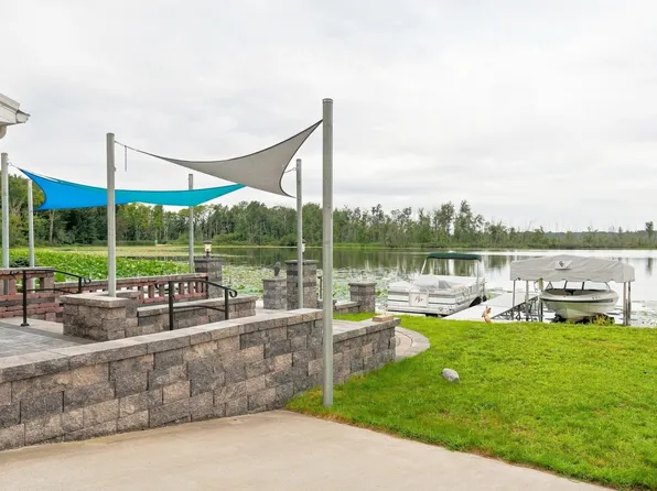 274 W Waldron Lake Dr, Wawaka, IN 46794