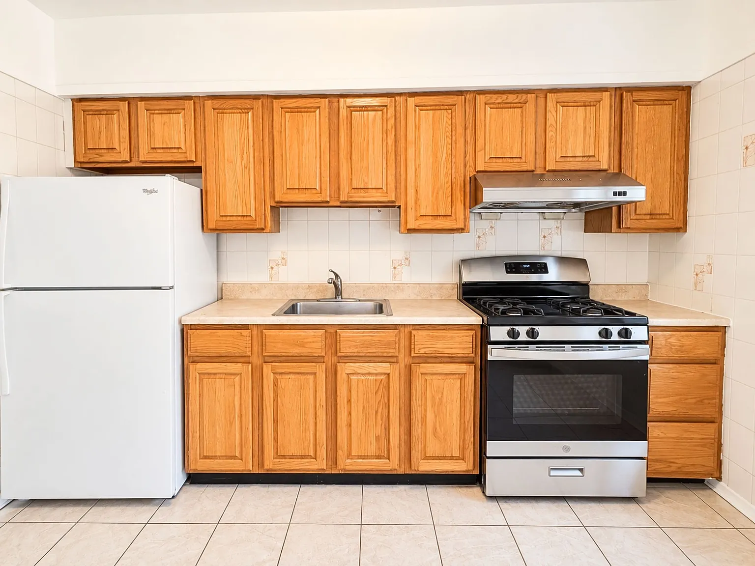 2 bed, 924 sqft, $2,400 — Photo 3