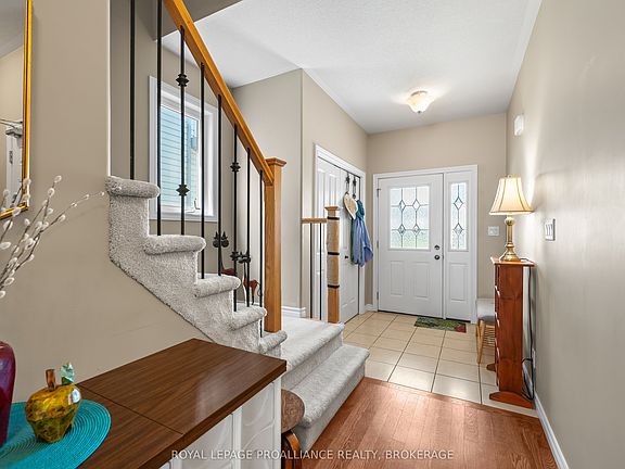 4th image of 917 Blossom St